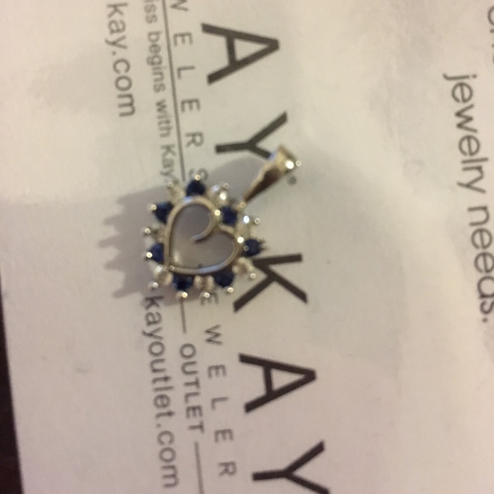 Kay’s Lab created sapphire heart pendant
